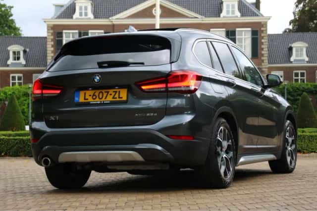 BMW X1 (2021) thumbnail 3