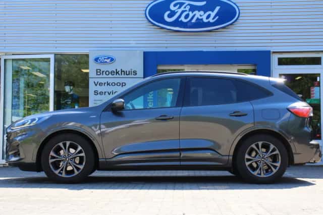 Ford Kuga (2022) thumbnail 2