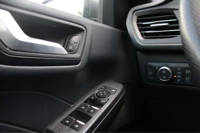 Ford Kuga (2022) thumbnail 21