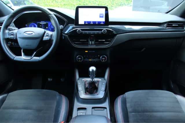 Ford Kuga (2022) thumbnail 5