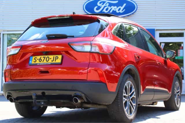 Ford Kuga (2020) thumbnail 3