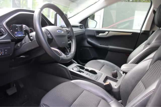 Ford Kuga (2020) thumbnail 4