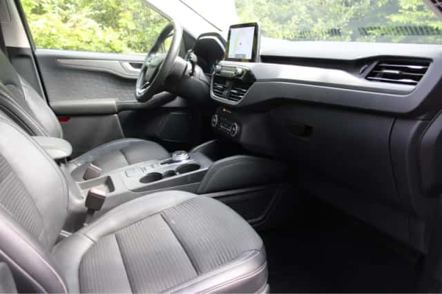 Ford Kuga (2020) thumbnail 6