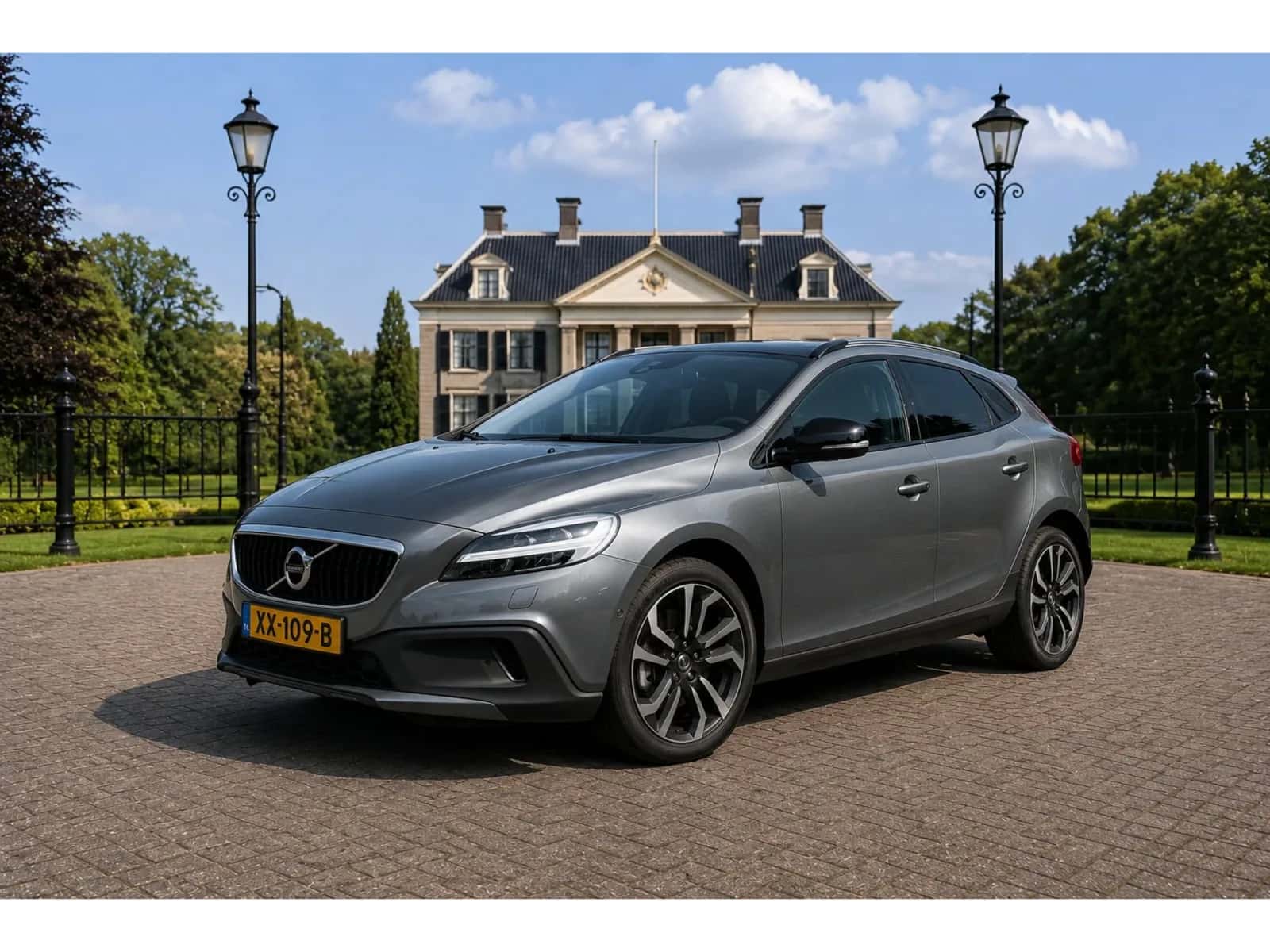Volvo V40 (2019) — foto 1