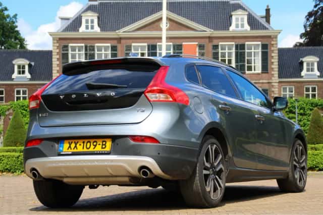 Volvo V40 (2019) thumbnail 3