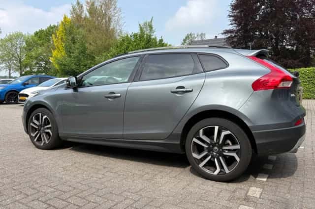 Volvo V40 (2019) thumbnail 4