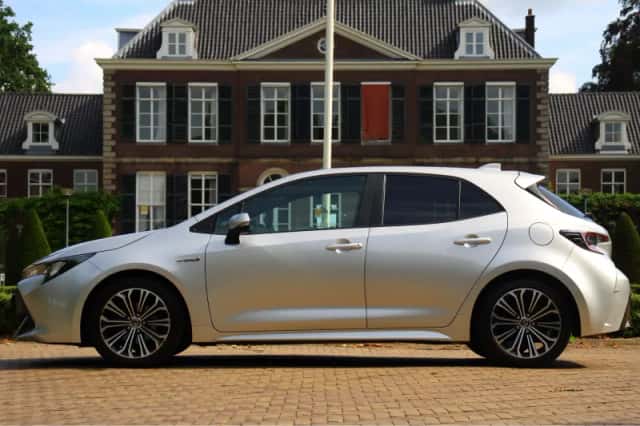 Toyota Corolla (2019) thumbnail 2