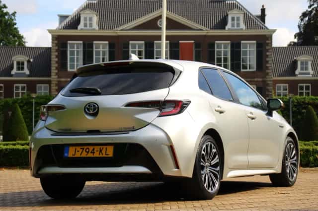 Toyota Corolla (2019) thumbnail 3