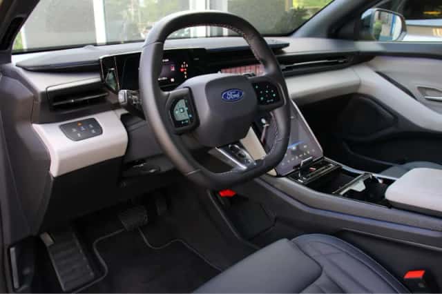 Ford Capri (2025) thumbnail 6
