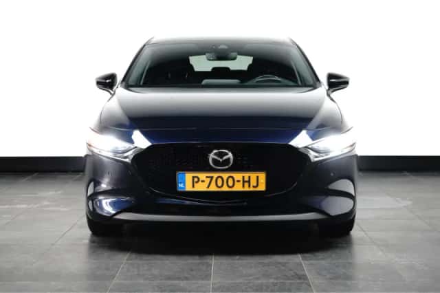 Mazda 3 (2022) thumbnail 2