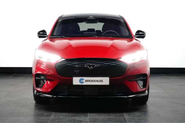 Ford Mustang Mach-E (2023) thumbnail 2