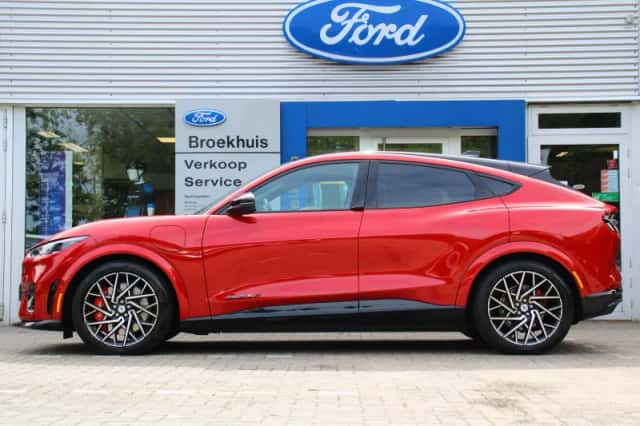 Ford Mustang Mach-E (2025) thumbnail 2