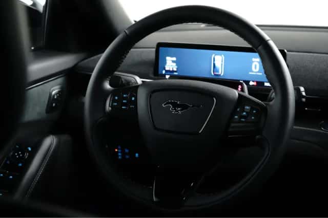 Ford Mustang Mach-E (2023) thumbnail 12
