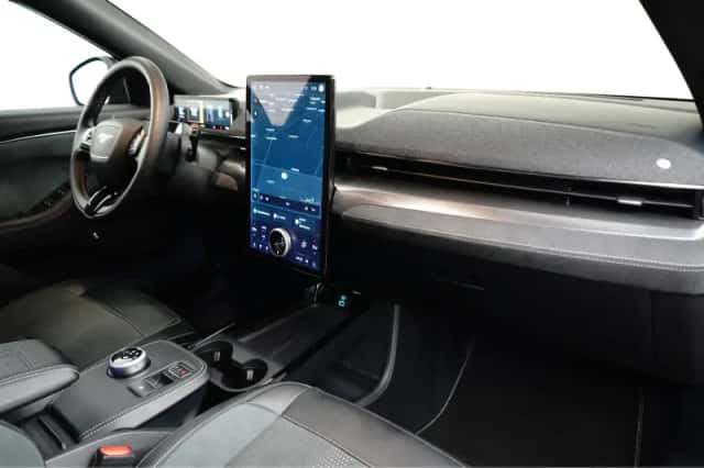 Ford Mustang Mach-E (2025) thumbnail 6
