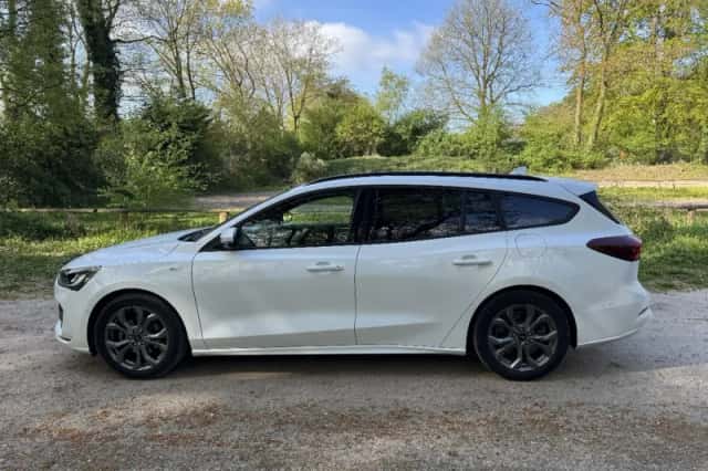 Ford Focus (2022) thumbnail 8