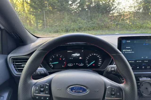 Ford Focus (2022) thumbnail 10