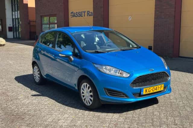 Ford Fiesta (2016) thumbnail 3