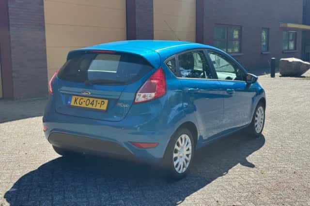 Ford Fiesta (2016) thumbnail 4
