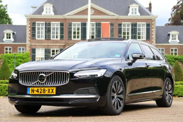 Volvo V90 (2020) thumbnail 1