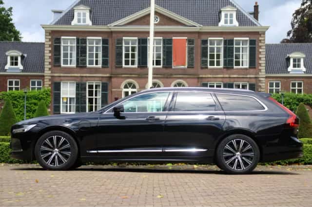 Volvo V90 (2020) thumbnail 2