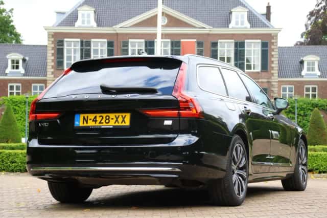 Volvo V90 (2020) thumbnail 3