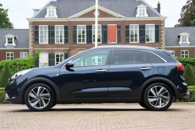Kia Niro (2018) thumbnail 2