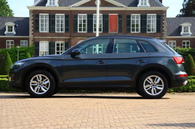 Audi Q5 (2021) thumbnail 2