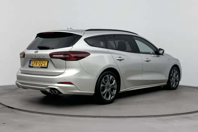 Ford Focus (2024) thumbnail 3
