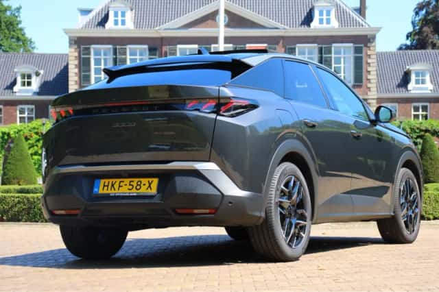Peugeot 3008 (2025) thumbnail 3
