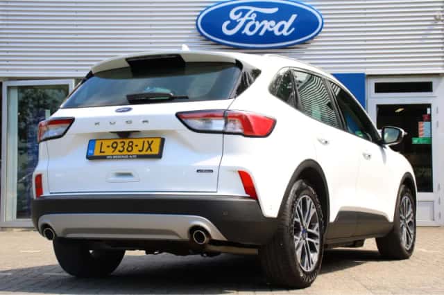 Ford Kuga (2021) thumbnail 3