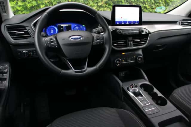 Ford Kuga (2021) thumbnail 4