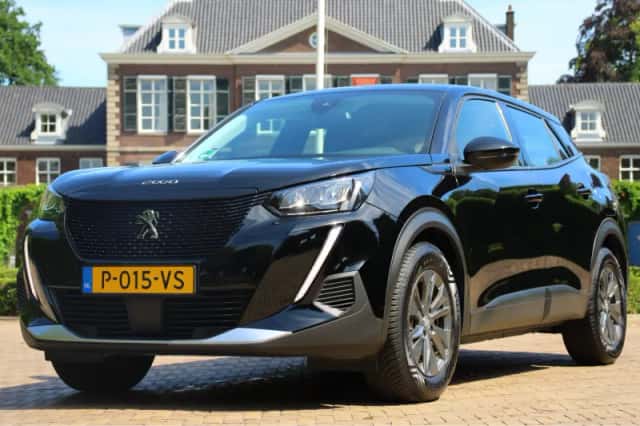Peugeot e-2008 (2022) thumbnail 1