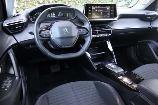 Peugeot e-2008 (2022) thumbnail 5