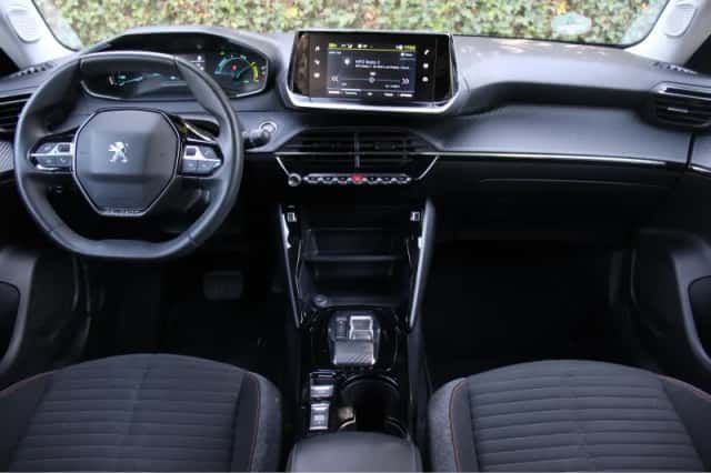 Peugeot e-2008 (2022) thumbnail 6