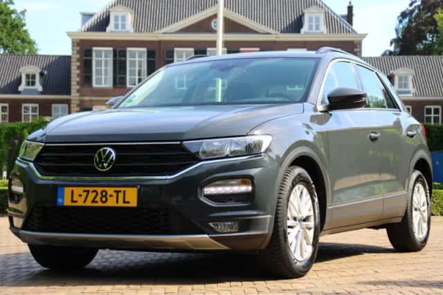 Volkswagen T-Roc (2021) thumbnail 1