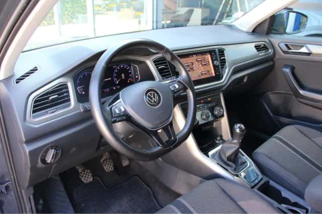 Volkswagen T-Roc (2021) thumbnail 4