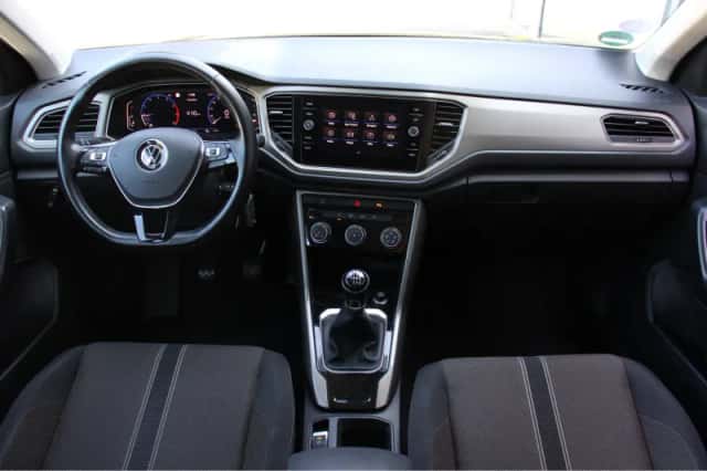Volkswagen T-Roc (2021) thumbnail 5