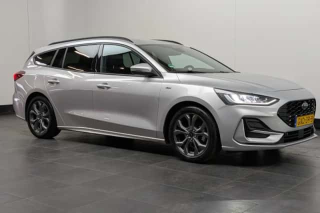 Ford Focus (2025) thumbnail 3