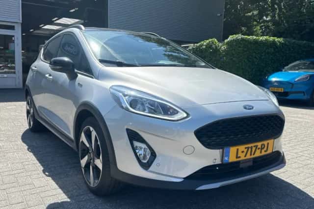 Ford Fiesta (2021) thumbnail 3