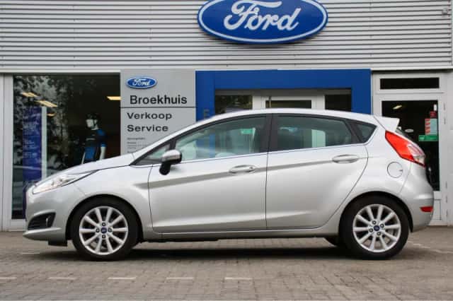 Ford Fiesta (2016) thumbnail 2