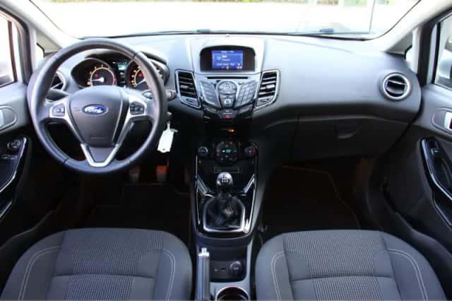 Ford Fiesta (2016) thumbnail 5