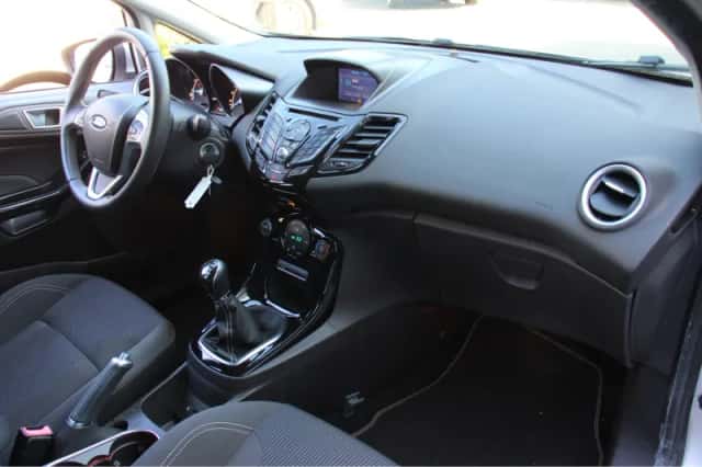 Ford Fiesta (2016) thumbnail 6