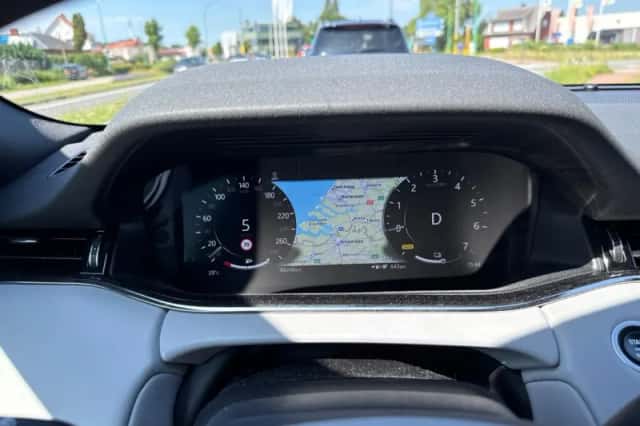 Land Rover Range Rover Evoque (2021) thumbnail 4