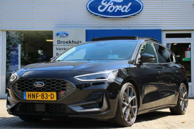 Ford Focus (2023) thumbnail 1