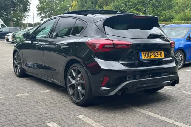 Ford Focus (2023) thumbnail 5