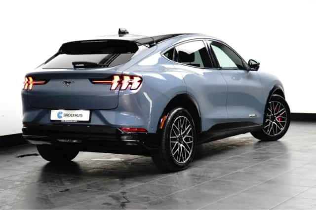 Ford Mustang Mach-E (2025) thumbnail 6