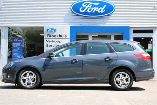 Ford Focus (2013) thumbnail 2