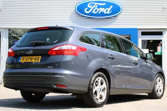 Ford Focus (2013) thumbnail 3