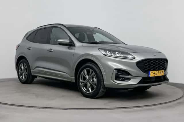 Ford Kuga (2023) thumbnail 2
