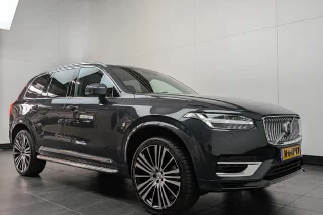 Volvo XC90 (2022) thumbnail 3
